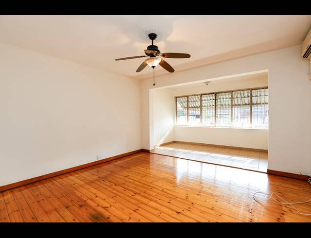 2.5 BEDROOM APARTMENT FOR SALE IN GLENWOOD